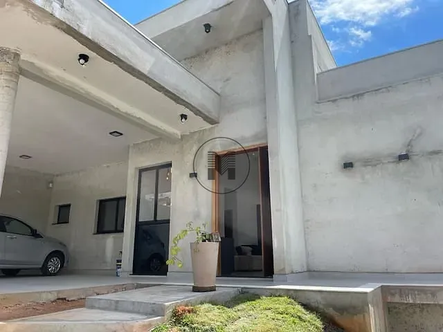 Casa com 490m² 3 quartos e 3 banheiros, à venda, no bairro Village Mantiqueira em Guaratinguetá