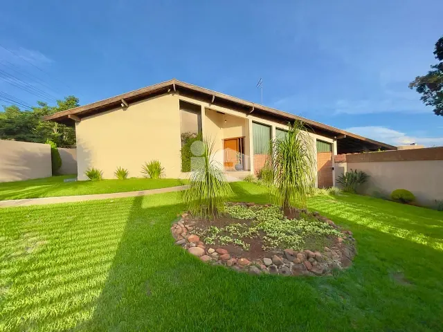 Casa com 1166m² 3 quartos e 3 banheiros, à venda, no bairro Centro em Rolândia