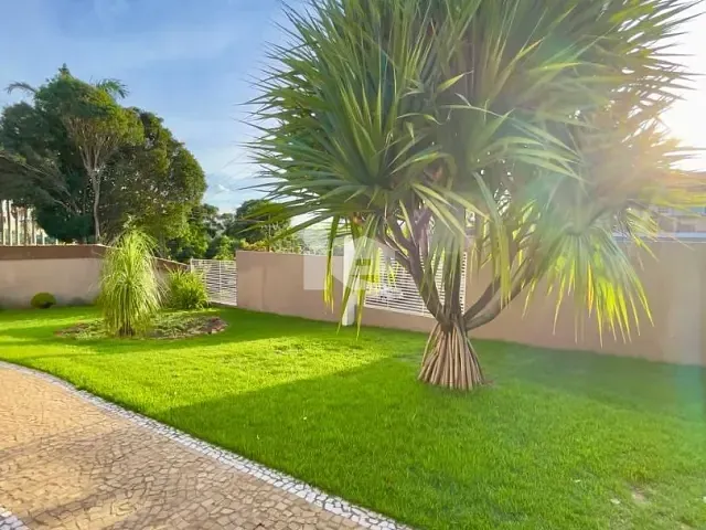 Casa com 1166m² 3 quartos e 3 banheiros, à venda, no bairro Centro em Rolândia