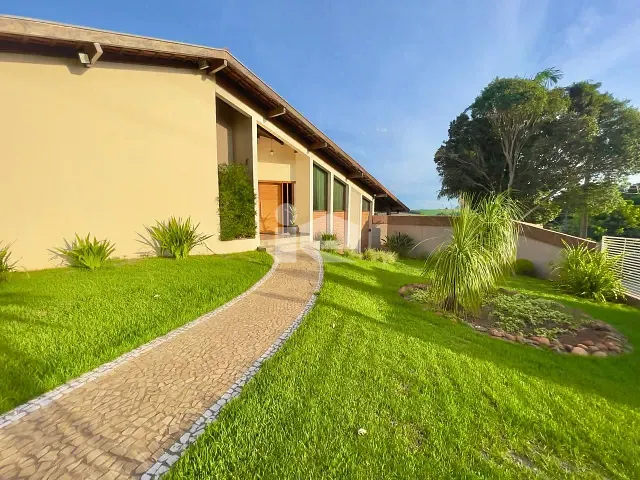 Casa com 1166m² 3 quartos e 3 banheiros, à venda, no bairro Centro em Rolândia