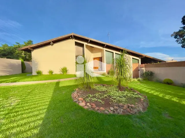 Casa com 1166m² 3 quartos e 3 banheiros, à venda, no bairro Centro em Rolândia