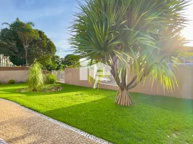 Casa com 1166m² 3 quartos e 3 banheiros, à venda, no bairro Centro em Rolândia