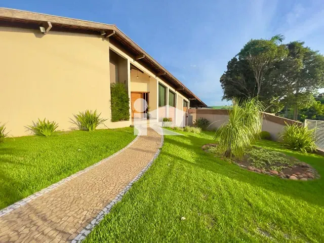 Casa com 1166m² 3 quartos e 3 banheiros, à venda, no bairro Centro em Rolândia