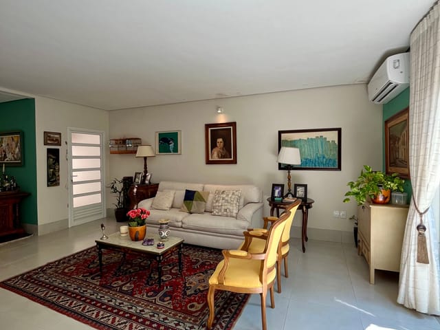 Casa com 250m² 3 quartos e 4 banheiros, à venda, no bairro Ribeirão do Lipa em Cuiabá