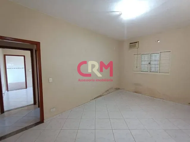 Casa com 660m² 1 quarto e 1 banheiro, à venda, no bairro Parque Residencial Laranjeiras II em Taquaritinga