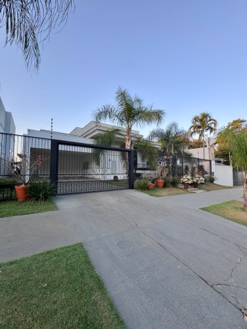 Casa com 1000m² 3 quartos e 4 banheiros, à venda, no bairro Jardim das Orquídeas em Nova Mutum
