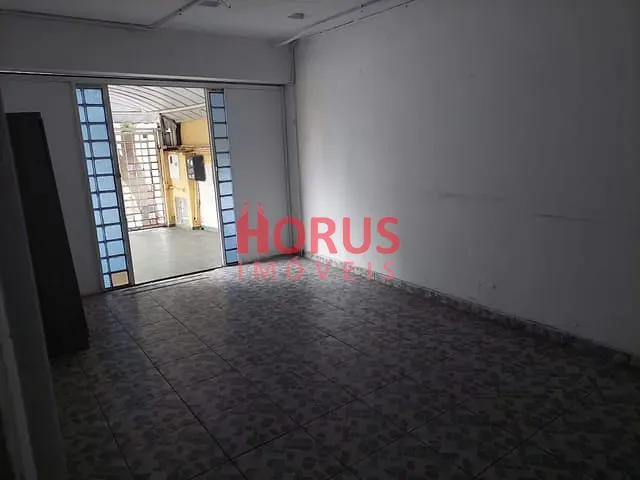 Casa à venda, no bairro Jardim das Laranjeiras em São Paulo