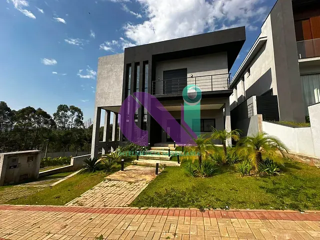 Casa com 420m² 4 quartos e 4 banheiros, à venda, no bairro Colinas da Anhangüera em Santana de Parnaíba