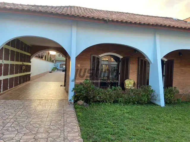 Casa com 665m² 10 quartos e 5 banheiros, à venda, no bairro Jardim Suarão em Itanhaém