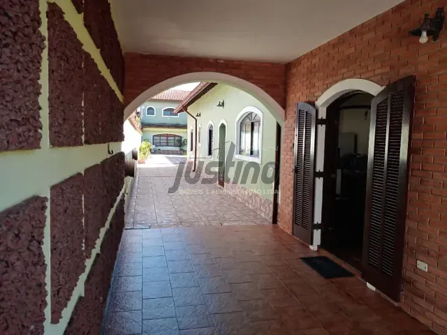 Casa com 665m² 10 quartos e 5 banheiros, à venda, no bairro Jardim Suarão em Itanhaém