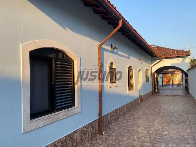 Casa com 665m² 10 quartos e 5 banheiros, à venda, no bairro Jardim Suarão em Itanhaém