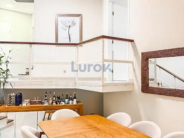 Casa com 250m² 3 quartos e 3 banheiros, para alugar, no bairro Pinheirinho em Vinhedo