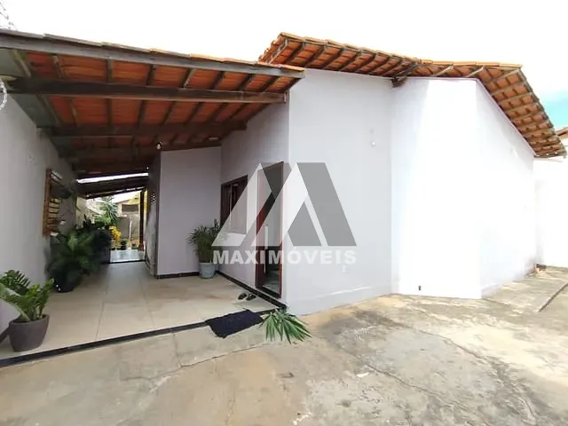 Casa com 360m² 3 quartos e 1 banheiro, à venda, no bairro São Geraldo em Araçuaí