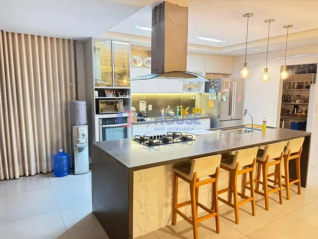 Casa com 450m² 5 quartos e 7 banheiros, à venda ou para alugar, no bairro Nossa Senhora da Vitória em Ilhéus