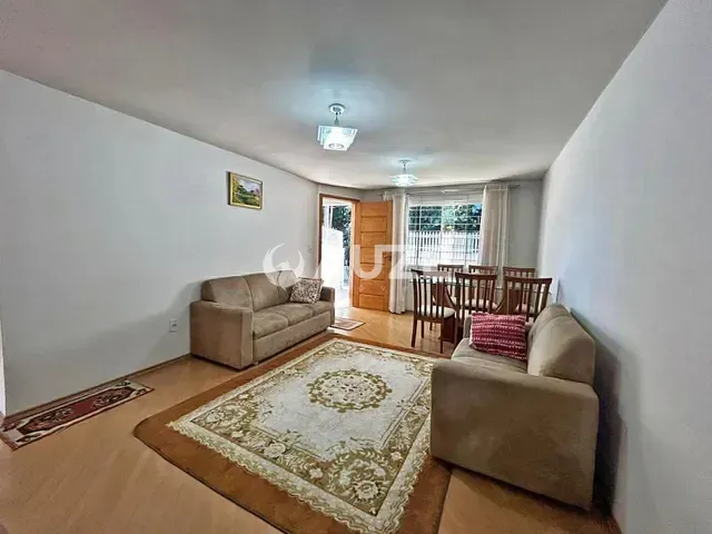 Casa com 81m² 3 quartos e 2 banheiros, à venda, no bairro Santa Cândida em Curitiba