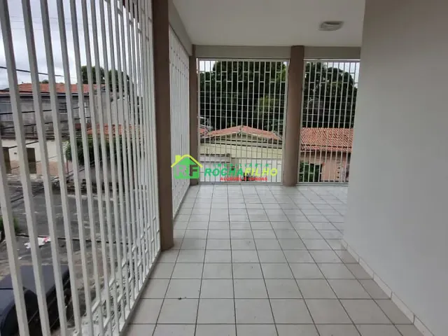 Casa com 600m² 5 quartos e 3 banheiros, à venda, no bairro Saci em Teresina