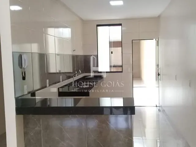 Casa com 210m² 3 quartos e 3 banheiros, à venda, no bairro Parque Amazônia em Goiânia
