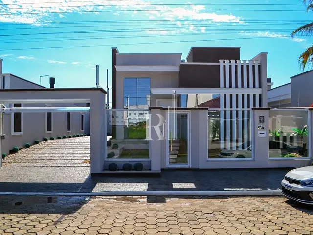 Casa 3 quartos e 3 banheiros, à venda, no bairro XV de Novembro em Tijucas