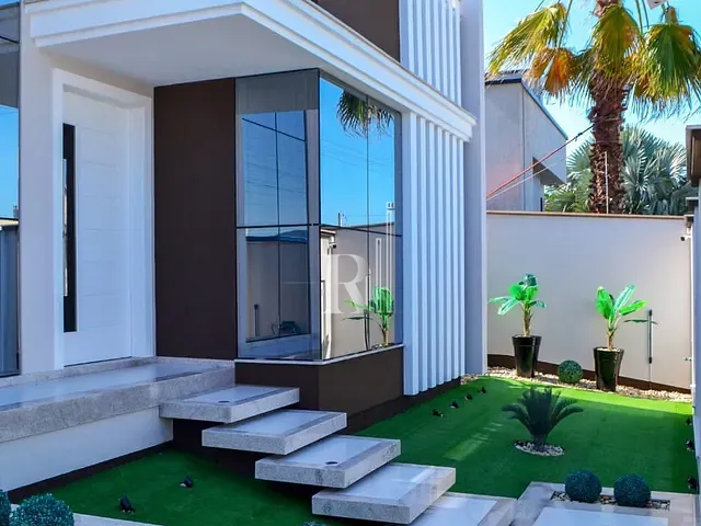 Casa 3 quartos e 3 banheiros, à venda, no bairro XV de Novembro em Tijucas