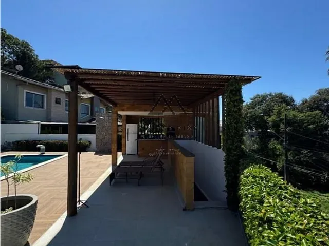 Casa 4 quartos e 5 banheiros, à venda ou para alugar, no bairro Nossa Senhora da Vitória em Ilhéus