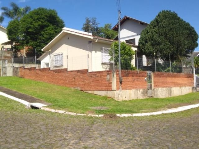 Foto do Casa - Casa com 3 dormitórios para alugar por R$ 2.400,00/mês - Vila Nova - Novo Hamburgo/RS | Imobiliária Weber RS Ltda
