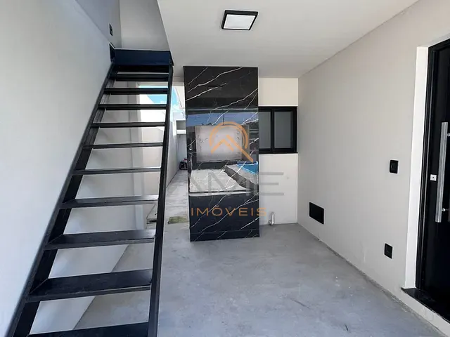 Casa 2 quartos e 2 banheiros, à venda, no bairro Três Vendas em Pelotas