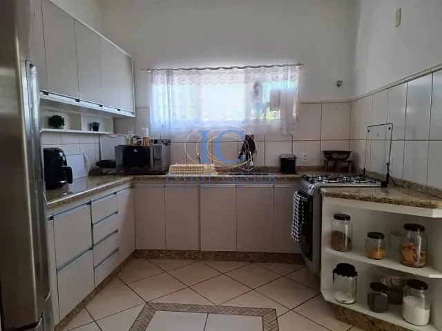 Casa com 250m² 4 quartos e 3 banheiros, à venda, no bairro Jardim Jequitibá em Indaiatuba