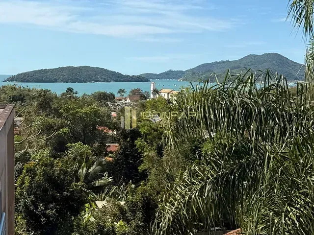 Casa 3 quartos e 4 banheiros, à venda, no bairro Centro em Porto Belo