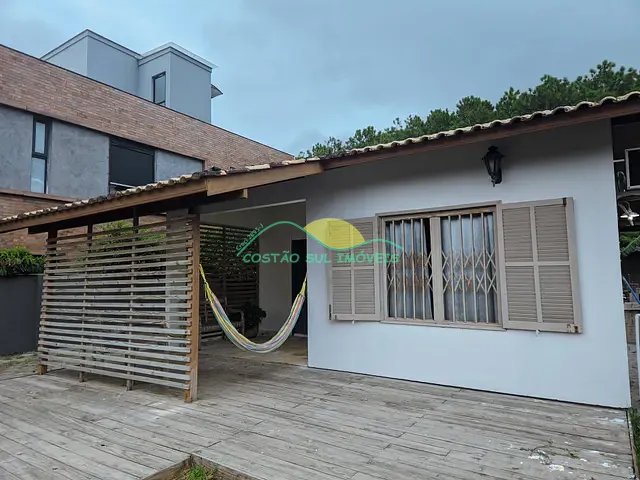 Casa 3 quartos e 2 banheiros, à venda, no bairro Morro das Pedras em Florianópolis