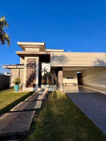Casa com 600m² 3 quartos e 2 banheiros, à venda, no bairro Aeroporto em Nova Mutum