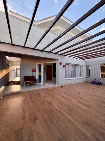 Casa com 600m² 3 quartos e 2 banheiros, à venda, no bairro Aeroporto em Nova Mutum