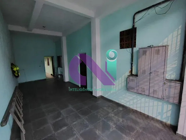Casa com 250m² 3 quartos e 2 banheiros, à venda, no bairro Padroeira em Osasco