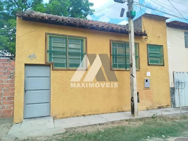 Casa 1 quarto e 1 banheiro, para alugar, no bairro Centro em Araçuaí
