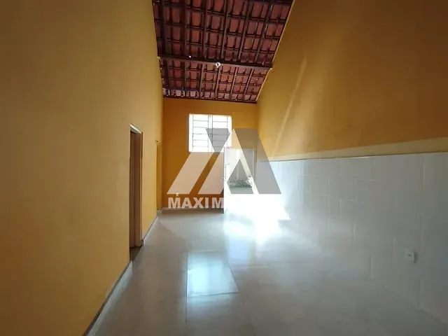 Casa 1 quarto e 1 banheiro, para alugar, no bairro Centro em Araçuaí