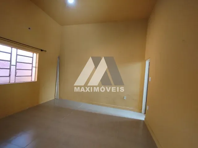Casa 1 quarto e 1 banheiro, para alugar, no bairro Centro em Araçuaí