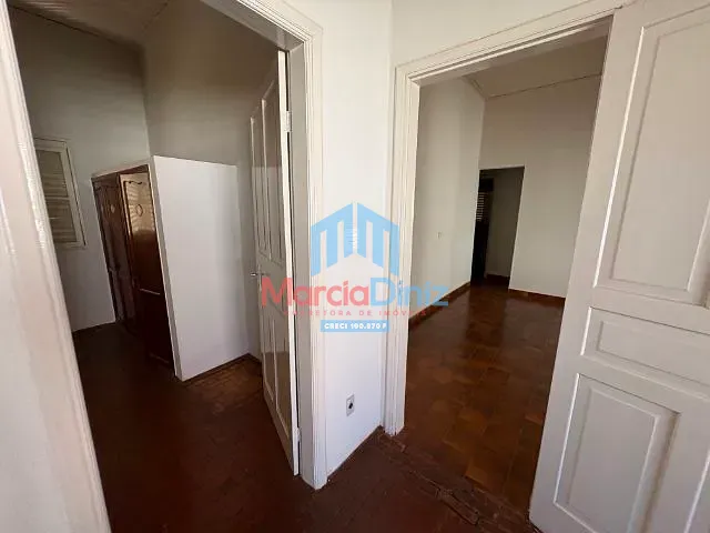Casa com 416m² 3 quartos e 2 banheiros, à venda, no bairro Centro em Ituverava