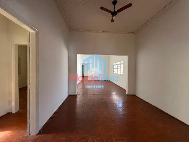 Casa com 416m² 3 quartos e 2 banheiros, à venda, no bairro Centro em Ituverava