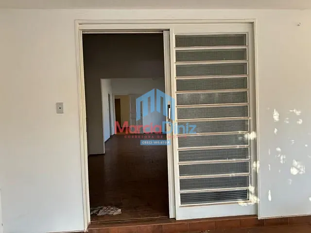 Casa com 416m² 3 quartos e 2 banheiros, à venda, no bairro Centro em Ituverava