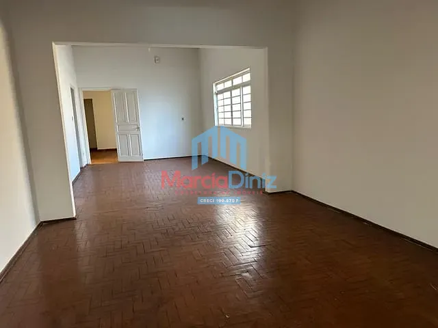 Casa com 416m² 3 quartos e 2 banheiros, à venda, no bairro Centro em Ituverava