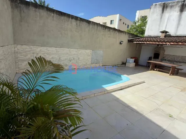 Casa 2 quartos e 1 banheiro, à venda ou para alugar, no bairro São Francisco em Ilhéus