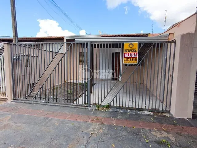 Casa com 125m² 3 quartos e 1 banheiro, para alugar, no bairro Califórnia em Londrina