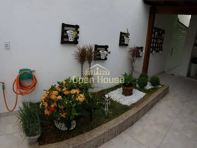 Casa 2 quartos e 2 banheiros, à venda, no bairro Fatima em Barra do Piraí