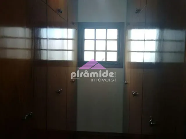Casa com 450m² 4 quartos e 4 banheiros, para alugar, no bairro Condomínio Esplanada do Sol em São José dos Campos