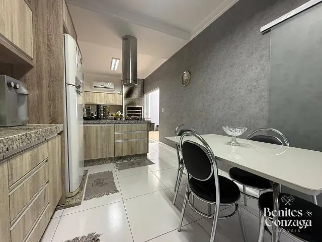 Casa com 162m² 3 quartos e 2 banheiros, à venda, no bairro Jardim Itália II em Maringá