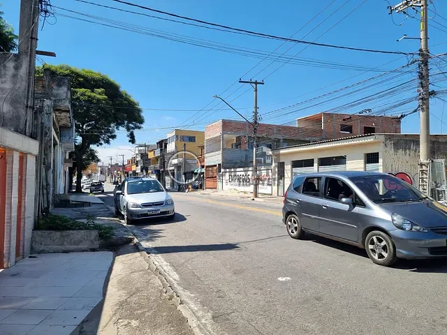 Casa com 250m², à venda, no bairro Cidade Miguel Badra em Suzano