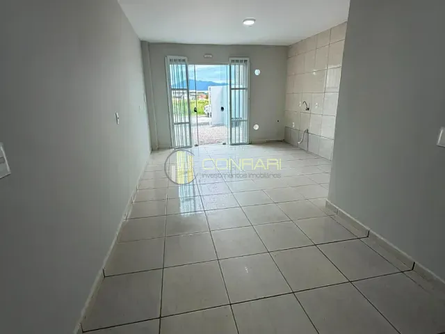 Casa 2 quartos e 1 banheiro, à venda, no bairro Morretes em Itapema