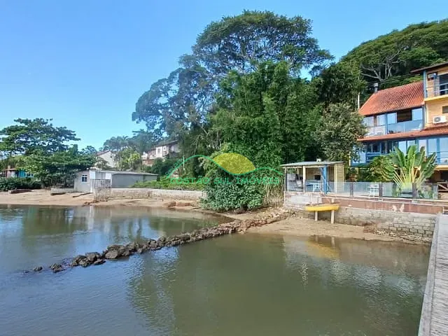 Casa 4 quartos e 3 banheiros, à venda, no bairro Ribeirão da Ilha em Florianópolis