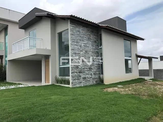 Casa com 352m² 4 quartos e 2 banheiros, à venda, no bairro Cascalheira em Camaçari
