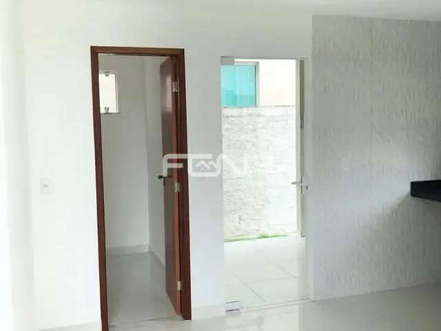 Casa com 352m² 4 quartos e 2 banheiros, à venda, no bairro Cascalheira em Camaçari