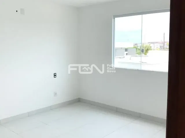 Casa com 352m² 4 quartos e 2 banheiros, à venda, no bairro Cascalheira em Camaçari